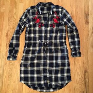 A.N.A plaid w/ floral detail long sleeve dress XL